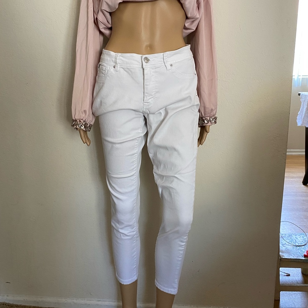 CURVE White Ankle Length Stretch Pants Size 6